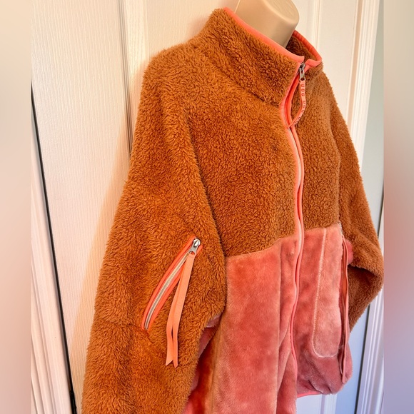 UGG Marlene ll Pink & Brown Sherpa Jacket Coat! 🔥 - Picture 6 of 9